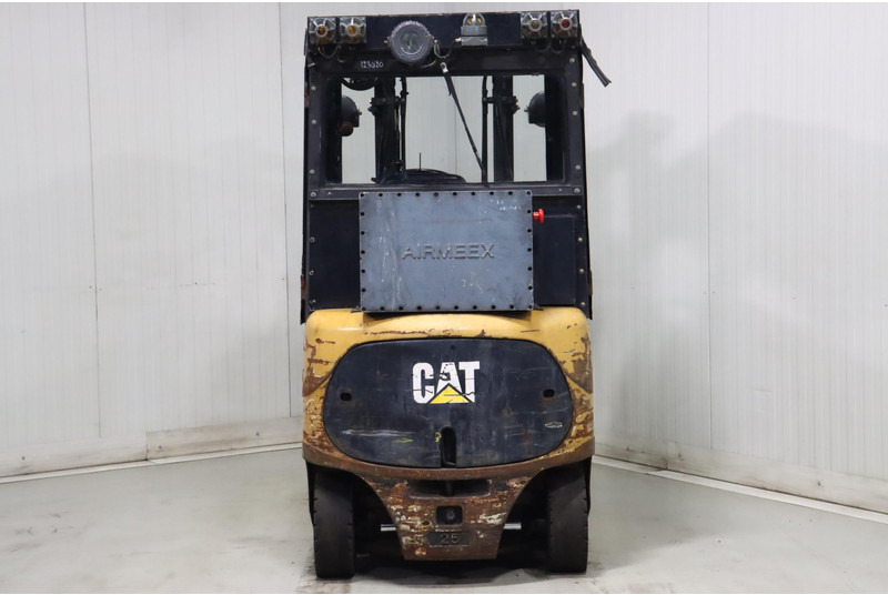 Caterpillar EP25KPAC - رافعة شوكية كهربائية: صور 5 Caterpillar EP25KPAC - رافعة شوكية كهربائية: صور 5