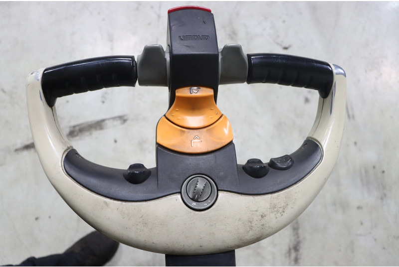 Crown SHR5520-1.13 - معدات تكديس: صور 3 Crown SHR5520-1.13 - معدات تكديس: صور 3