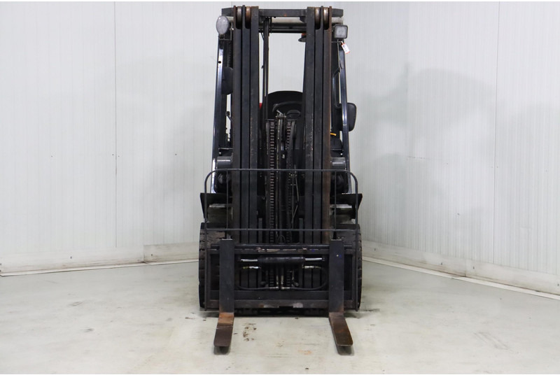 Nissan U1D2A20LQ - رافعة شوكية تعمل بالغاز: صور 2 Nissan U1D2A20LQ - رافعة شوكية تعمل بالغاز: صور 2