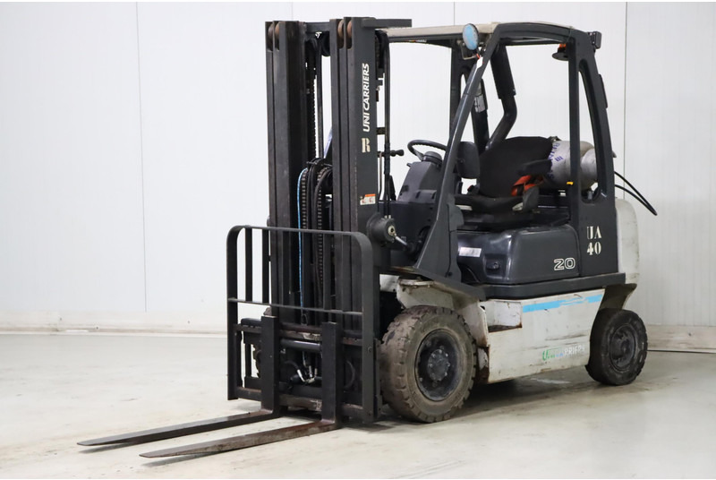 Nissan U1D2A20LQ - رافعة شوكية تعمل بالغاز: صور 3 Nissan U1D2A20LQ - رافعة شوكية تعمل بالغاز: صور 3