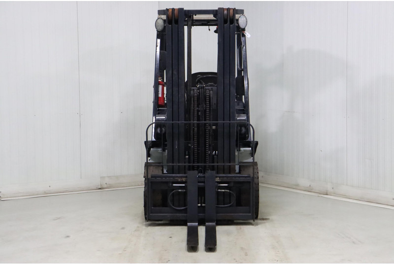 Nissan U1D2A20LQ - رافعة شوكية تعمل بالغاز: صور 2 Nissan U1D2A20LQ - رافعة شوكية تعمل بالغاز: صور 2