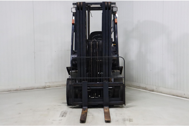 Nissan U1D2A20LQ - رافعة شوكية تعمل بالغاز: صور 2 Nissan U1D2A20LQ - رافعة شوكية تعمل بالغاز: صور 2