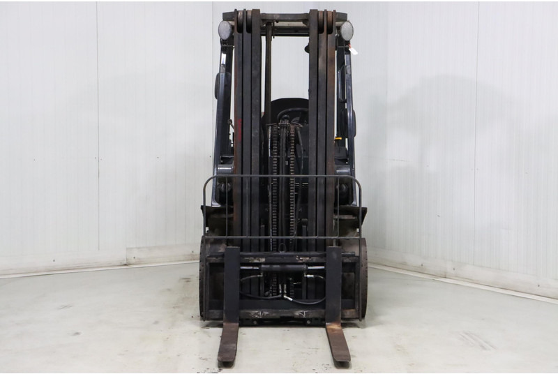 Nissan U1D2A20LQ - رافعة شوكية تعمل بالغاز: صور 2 Nissan U1D2A20LQ - رافعة شوكية تعمل بالغاز: صور 2