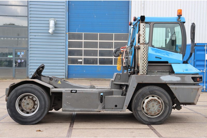 Terberg RT222 - جرارات صالات المطارات: صور 3 Terberg RT222 - جرارات صالات المطارات: صور 3