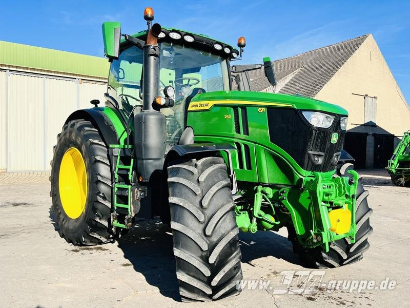John Deere 6R 250 - جرار: صور 2 John Deere 6R 250 - جرار: صور 2
