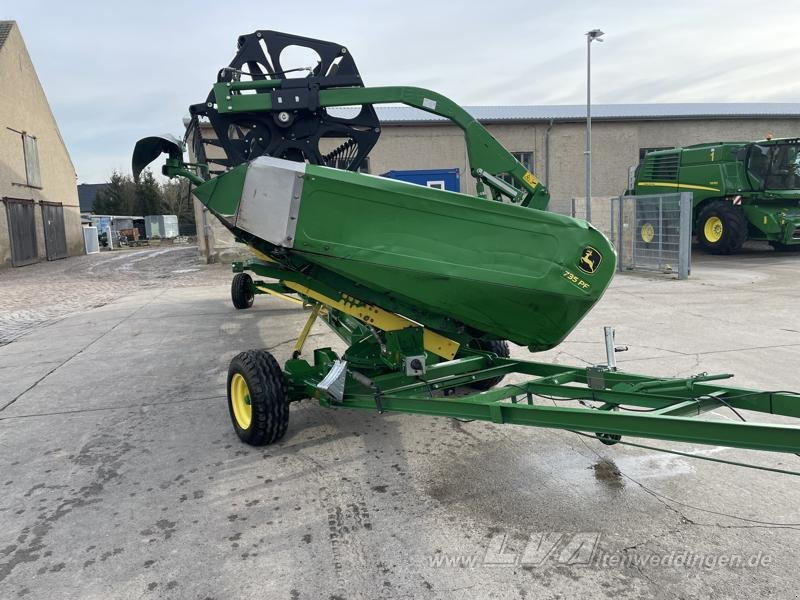 John Deere 735 PremiumFlow - حصادة شاملة - الرأس: صور 1 John Deere 735 PremiumFlow - حصادة شاملة - الرأس: صور 1
