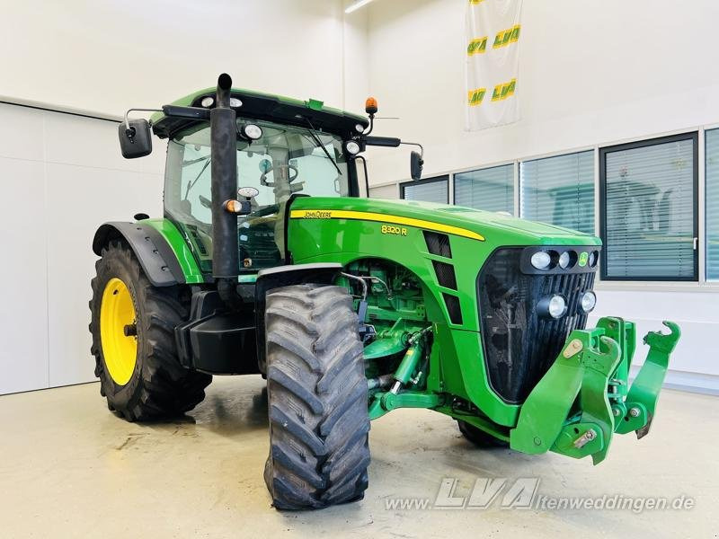 جرار John Deere 8320R: صور 10