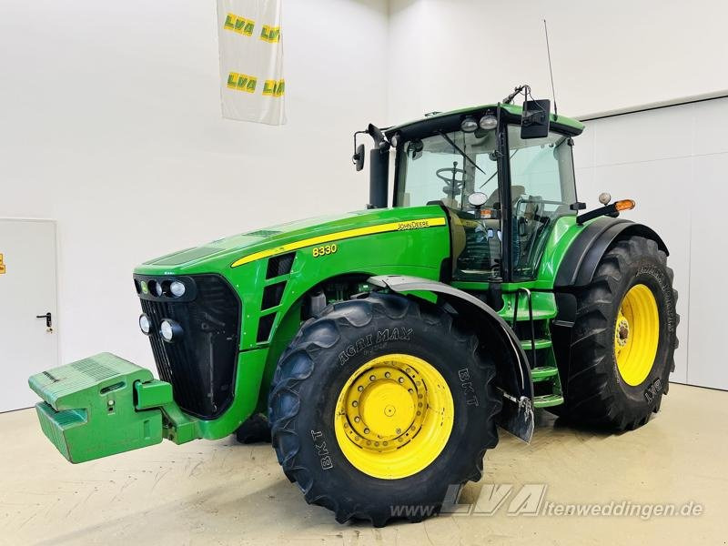 John Deere 8330 PowerShift - جرار: صور 4 John Deere 8330 PowerShift - جرار: صور 4