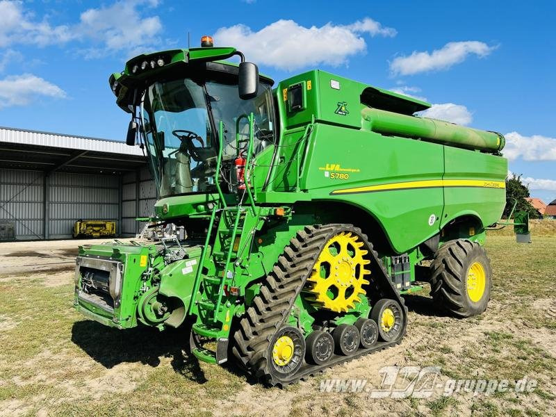 John Deere S780i ProDrive - حصادة شاملة: صور 1 John Deere S780i ProDrive - حصادة شاملة: صور 1