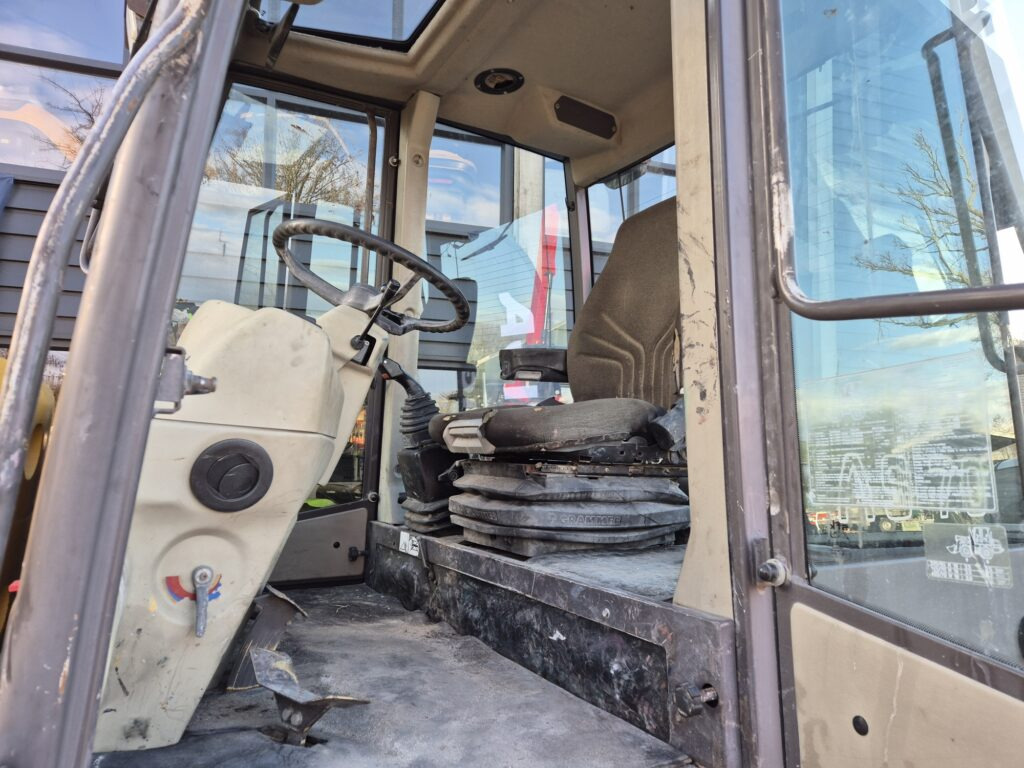 اللودر بعجل AHLMANN AS85: صور 13 اللودر بعجل AHLMANN AS85: صور 13