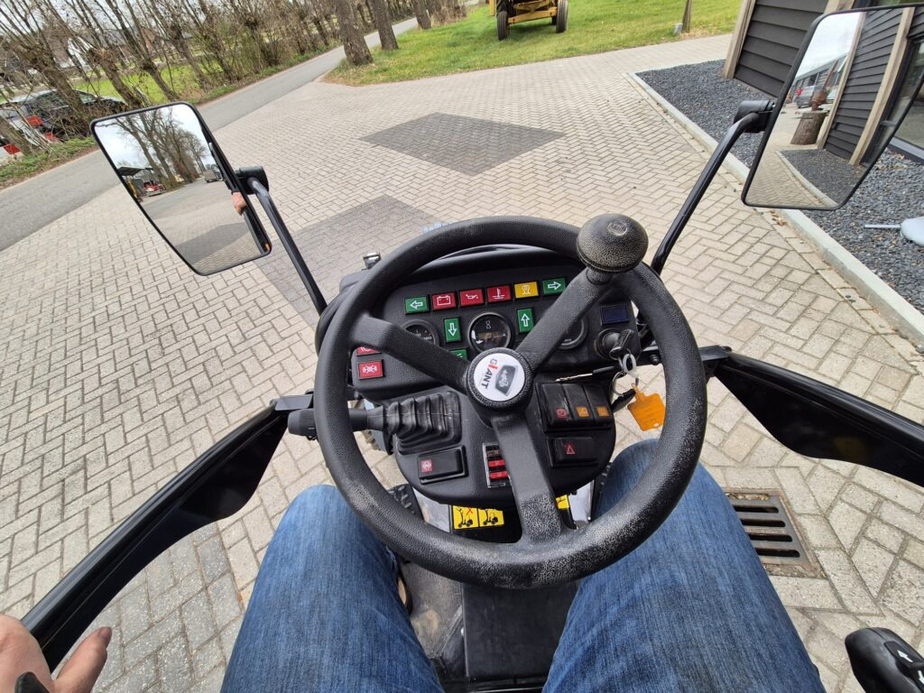 GIANT G1500 - اللودر بعجل: صور 5 GIANT G1500 - اللودر بعجل: صور 5