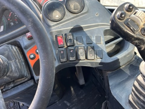 KUBOTA R082 - اللودر بعجل: صور 5 KUBOTA R082 - اللودر بعجل: صور 5