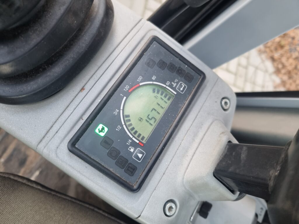 حفارة مصغرة WACKER NEUSON ET24 minidigger: صور 10 حفارة مصغرة WACKER NEUSON ET24 minidigger: صور 10