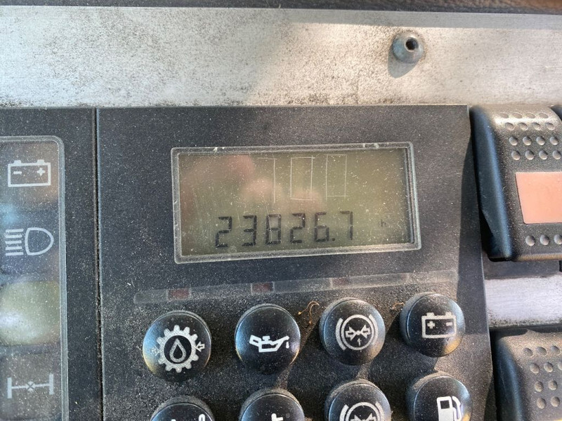 Terberg YT 182 TERMINAL TRUCK | AIRCO | 23826 HOURS | - جرارات صالات المطارات: صور 3 Terberg YT 182 TERMINAL TRUCK | AIRCO | 23826 HOURS | - جرارات صالات المطارات: صور 3