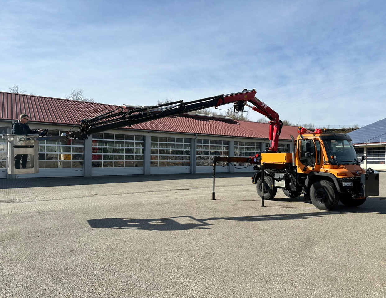 Unimog 400 - U400 405 25177 mit Wechselkran Merced - سيارة بلدية: صور 2 Unimog 400 - U400 405 25177 mit Wechselkran Merced - سيارة بلدية: صور 2