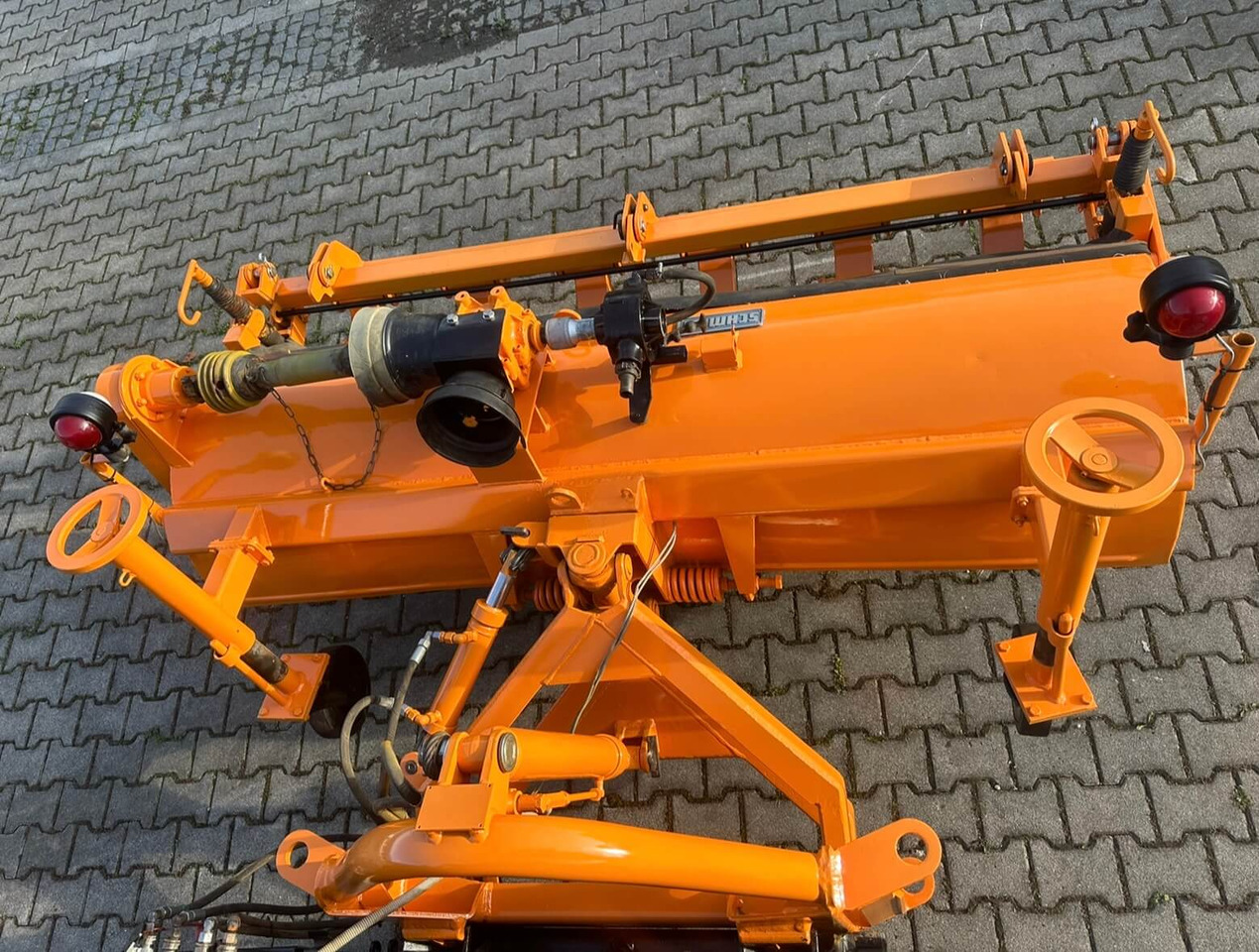 Unimog Frontanbaukehrbesen Schmidt VKS4.2 - مكنسة: صور 5 Unimog Frontanbaukehrbesen Schmidt VKS4.2 - مكنسة: صور 5