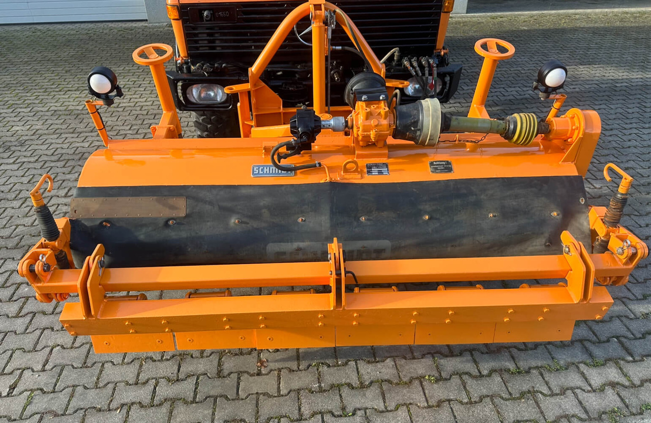 Unimog Frontanbaukehrbesen Schmidt VKS4.2 - مكنسة: صور 1 Unimog Frontanbaukehrbesen Schmidt VKS4.2 - مكنسة: صور 1