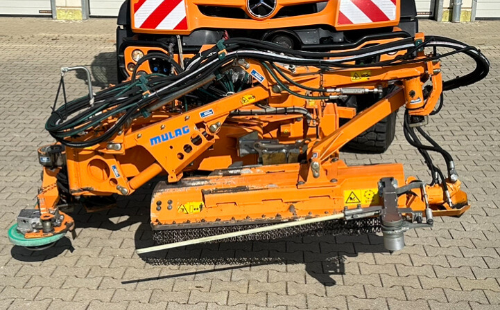 Unimog Leitpfostenausmähgerät / Randstreifenmähger - جزازة رافعة: صور 1 Unimog Leitpfostenausmähgerät / Randstreifenmähger - جزازة رافعة: صور 1