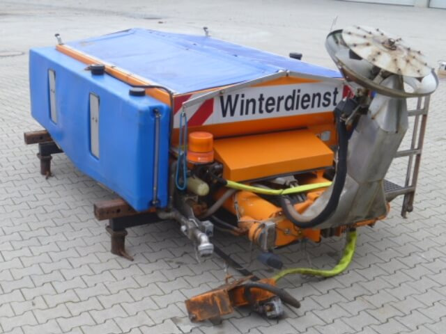 Unimog Salzstreuer Gmeiner STA2500TC FS - الرمال مفرشة: صور 1 Unimog Salzstreuer Gmeiner STA2500TC FS - الرمال مفرشة: صور 1