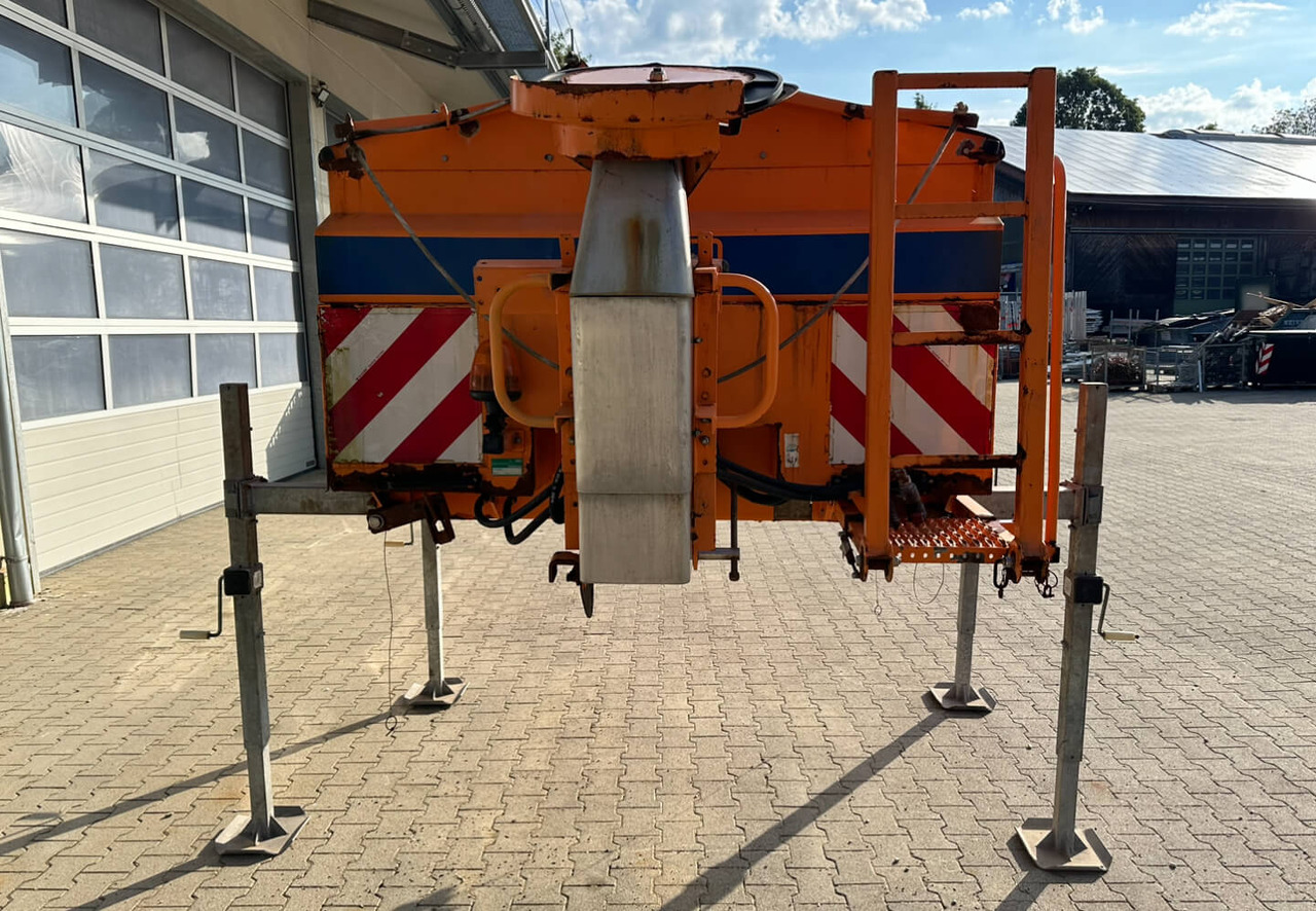 Unimog Salzstreuer Schmidt SST20-TLWH - الرمال مفرشة: صور 2 Unimog Salzstreuer Schmidt SST20-TLWH - الرمال مفرشة: صور 2