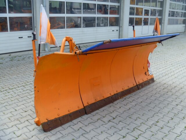 Unimog Schneepflug - Schneeschild Schmidt MF 3.3 - كاسحة ثلوج: صور 1 Unimog Schneepflug - Schneeschild Schmidt MF 3.3 - كاسحة ثلوج: صور 1