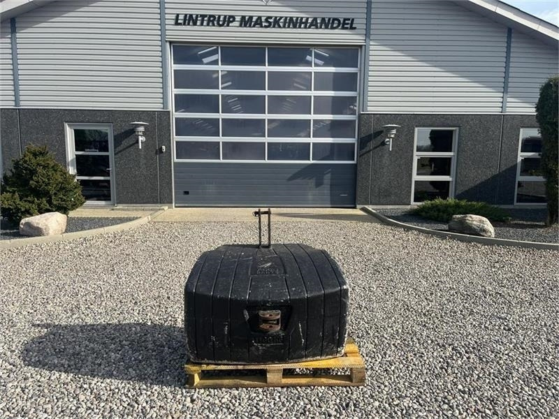 Agco 1100 kg Frontvægt med træk til 3.punkts ophæng - ثقل موازن: صور 1 Agco 1100 kg Frontvægt med træk til 3.punkts ophæng - ثقل موازن: صور 1