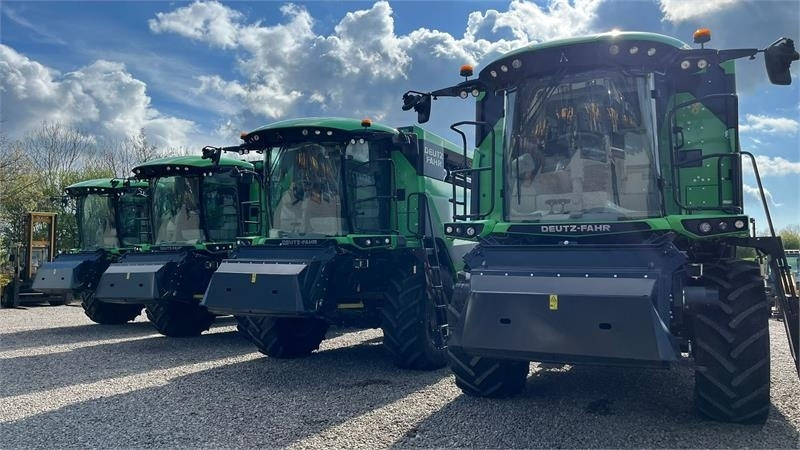 Deutz-fahr C7206 With 24feed - 7.2m header. New and unused Co - حصادة شاملة: صور 4 Deutz-fahr C7206 With 24feed - 7.2m header. New and unused Co - حصادة شاملة: صور 4