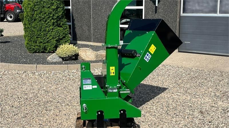 ماكينة تقطيع الأغصان Dk-Tec WC 42 Flishugger: صور 6 ماكينة تقطيع الأغصان Dk-Tec WC 42 Flishugger: صور 6