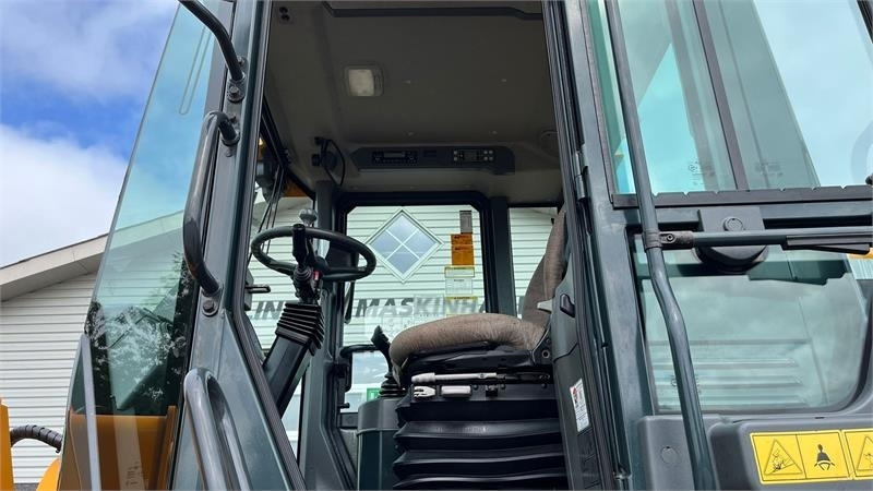 Hyundai 757-9A XTD med lang-arm. En-ejeres maskine med Loc  - اللودر بعجل: صور 2 Hyundai 757-9A XTD med lang-arm. En-ejeres maskine med Loc  - اللودر بعجل: صور 2