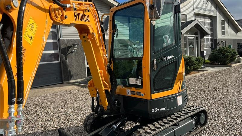 Hyundai R25Z-9AK Robex med Tilt-Mann tilt skifte samt Engc - حفارة مصغرة: صور 4 Hyundai R25Z-9AK Robex med Tilt-Mann tilt skifte samt Engc - حفارة مصغرة: صور 4