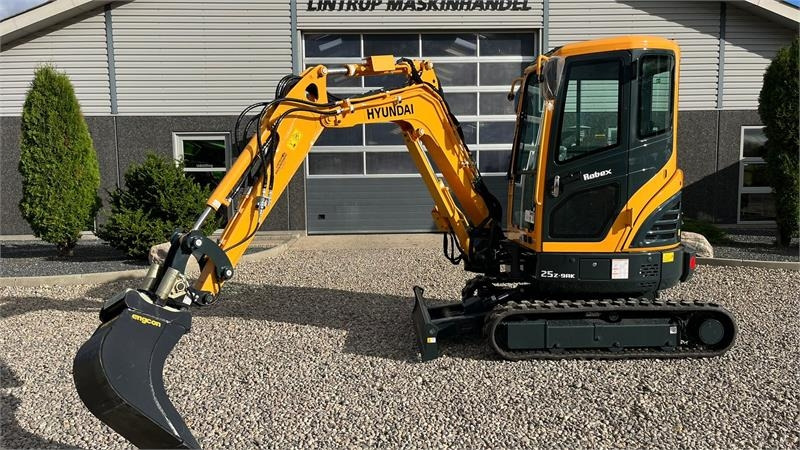 Hyundai R25Z-9AK Robex med Tilt-Mann tilt skifte samt Engc - حفارة مصغرة: صور 1 Hyundai R25Z-9AK Robex med Tilt-Mann tilt skifte samt Engc - حفارة مصغرة: صور 1