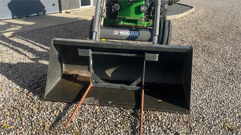 John Deere 2850 Med frontlæsser - جرار: صور 4 John Deere 2850 Med frontlæsser - جرار: صور 4