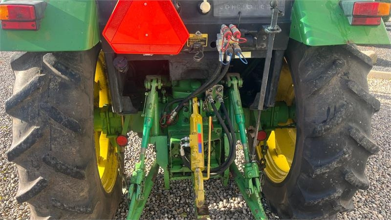 John Deere 2850 Med frontlæsser - جرار: صور 5 John Deere 2850 Med frontlæsser - جرار: صور 5