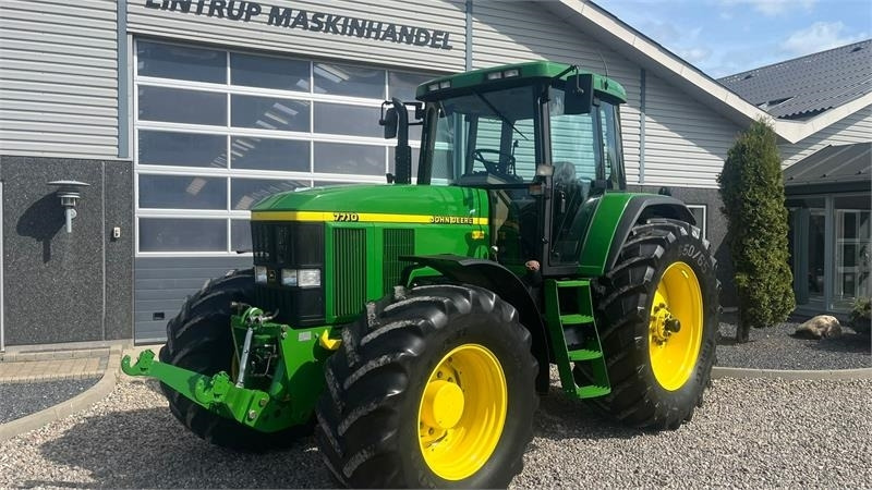John Deere 7710 8.1L motor, store hjul og frontlift. En ejere - جرار: صور 2 John Deere 7710 8.1L motor, store hjul og frontlift. En ejere - جرار: صور 2