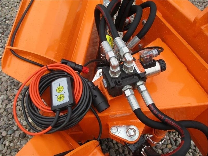 كاسحة ثلوج - الآلات والماكينات الزراعية Limas Vario SHL 200 med lys: صور 7