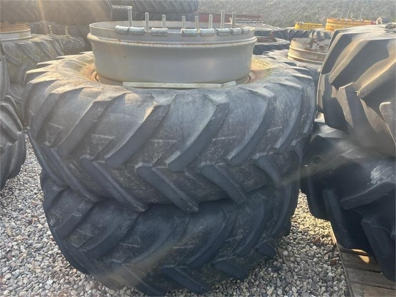 Michelin 20.8R38 Sølv med ring og 8 MD+ låse - الإطارات - الآلات والماكينات الزراعية: صور 1 Michelin 20.8R38 Sølv med ring og 8 MD+ låse - الإطارات - الآلات والماكينات الزراعية: صور 1