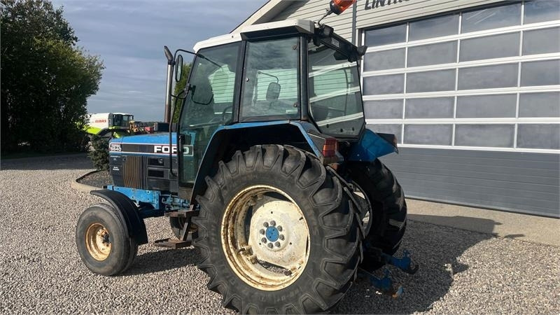 New Holland 5640 SL Dualpower - جرار: صور 3 New Holland 5640 SL Dualpower - جرار: صور 3