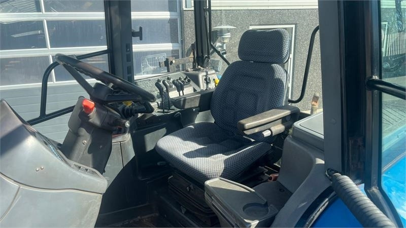 New Holland 8360 Rangecommand - جرار: صور 4 New Holland 8360 Rangecommand - جرار: صور 4