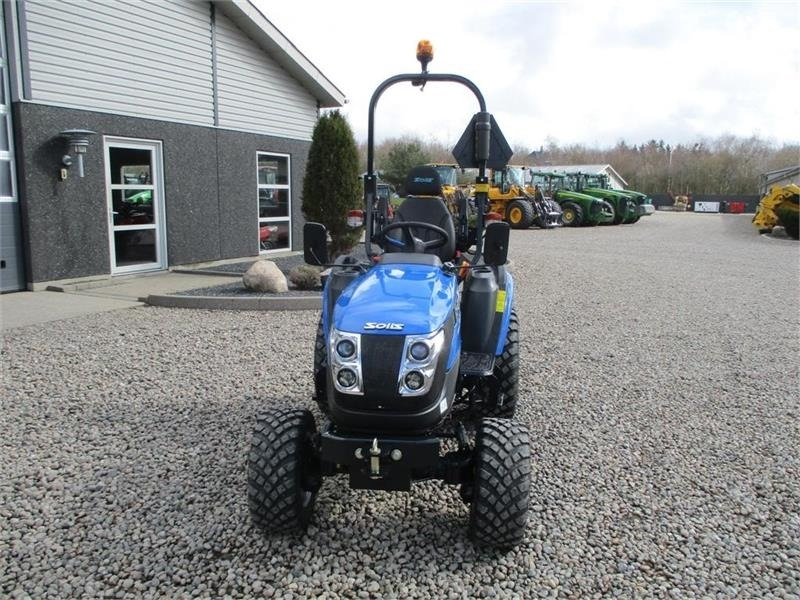Solis 26 HST Garden Pro Dæk - جرار: صور 4 Solis 26 HST Garden Pro Dæk - جرار: صور 4