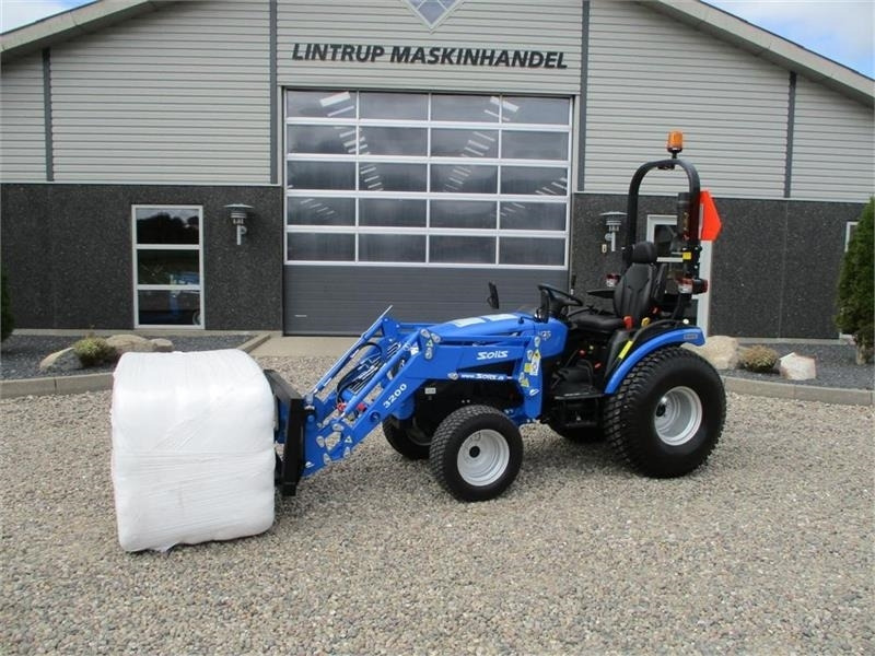 Solis 26 HST med fuldhydraulisk frontlæsser på - جرار صغير: صور 1 Solis 26 HST med fuldhydraulisk frontlæsser på - جرار صغير: صور 1