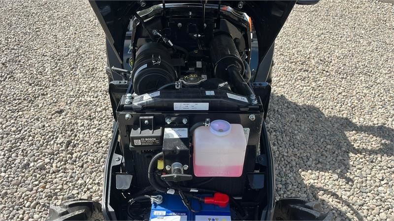 جرارات البلدية Solis S26 Limited Edition i sort 6+2 Gearmaskine med Ser: صور 11