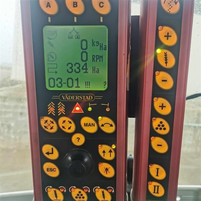 Vaderstad Rapid A800 S med fylde snegl, stor såsæt til små p - معدات بذار: صور 3 Vaderstad Rapid A800 S med fylde snegl, stor såsæt til små p - معدات بذار: صور 3