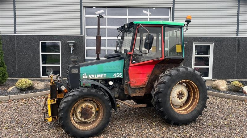 Valmet 455 Med en slags frontlift - جرار: صور 1 Valmet 455 Med en slags frontlift - جرار: صور 1