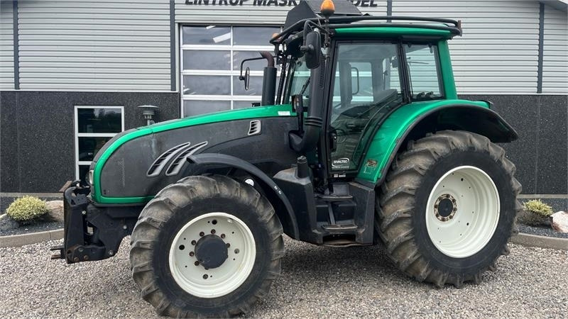 Valtra T202 Direct med skovinddækning og frontlift - جرار: صور 1 Valtra T202 Direct med skovinddækning og frontlift - جرار: صور 1