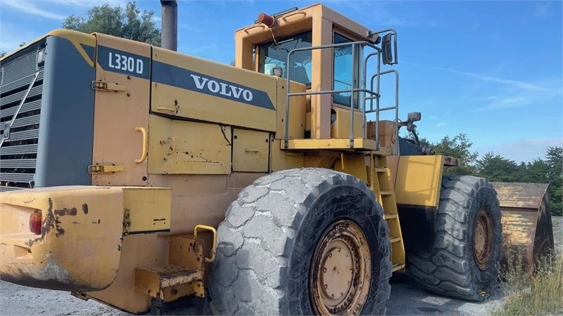 Volvo 330D med skovl  - اللودر بعجل: صور 2 Volvo 330D med skovl  - اللودر بعجل: صور 2