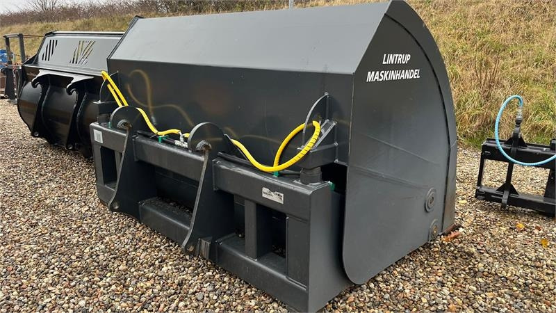 Volvo 5m3 Rauakoda Højtip skovl Rauakoda 5m3 højtip skov - اللودر بعجل: صور 1 Volvo 5m3 Rauakoda Højtip skovl Rauakoda 5m3 højtip skov - اللودر بعجل: صور 1