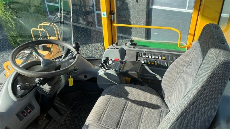 Volvo L70E Med hurtigskift og centralsmørring  - اللودر بعجل: صور 4 Volvo L70E Med hurtigskift og centralsmørring  - اللودر بعجل: صور 4