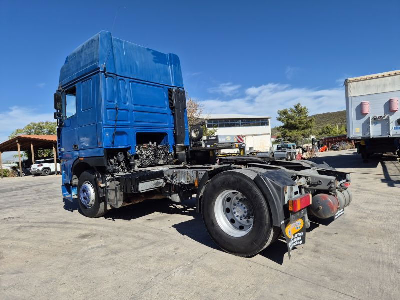 DAF XF 480 DAF XF.480 4X2 Super Space Intarder - شاحنة جرار: صور 4 DAF XF 480 DAF XF.480 4X2 Super Space Intarder - شاحنة جرار: صور 4