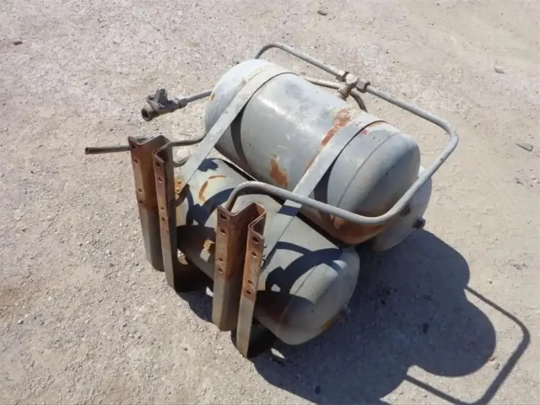 Volvo Airtanks From Volvo F88-F89 - أجزاء الفرامل - شاحنة: صور 4 Volvo Airtanks From Volvo F88-F89 - أجزاء الفرامل - شاحنة: صور 4