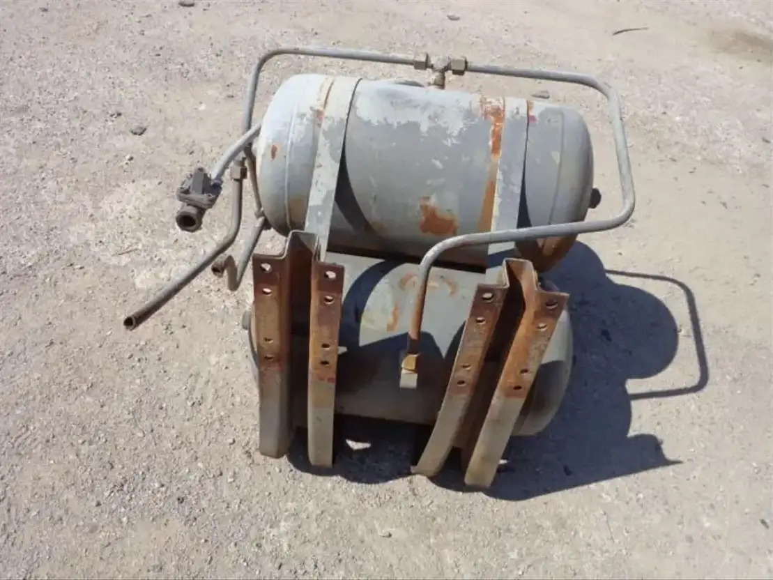 Volvo Airtanks From Volvo F88-F89 - أجزاء الفرامل - شاحنة: صور 5 Volvo Airtanks From Volvo F88-F89 - أجزاء الفرامل - شاحنة: صور 5
